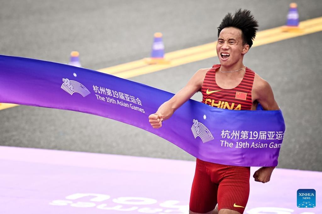 對於比賽節